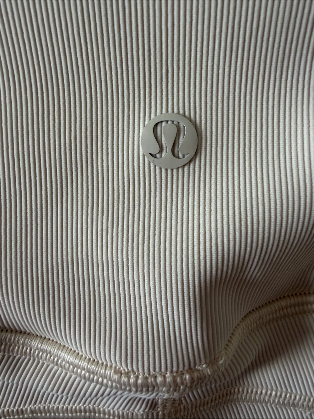Lululemon Ribbed Contoured High-Rise Short 8" - Picture 5 of 7